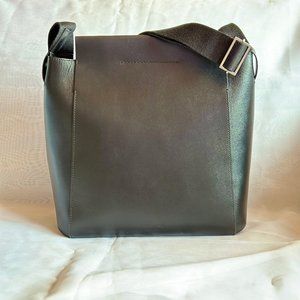 Everlane The Form Bag Black Leather Adjustable Strap Large Shoulder Bag